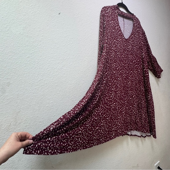 Maroon Casual Dress with V-Neck and Long Sleeves - Picture 4 of 8